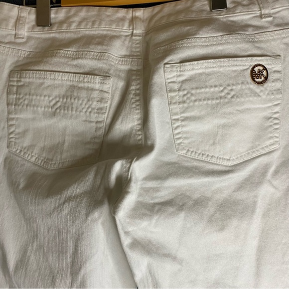 Michael Kors Women's jeans Sz 10 Stretch Bootcut White Jeans Gold Accents Preppy - Picture 5 of 10